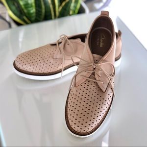 Clarks Artisan Perforated Leather Lace up Oxfords